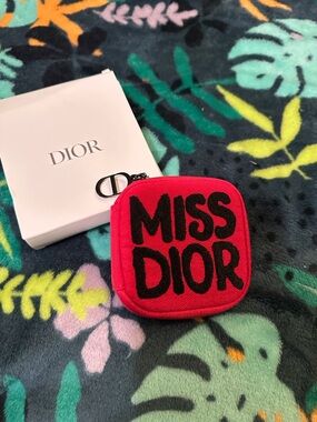 Dior Red Patent Zipped Cosmetic Pouch NEW in box.Limited edition